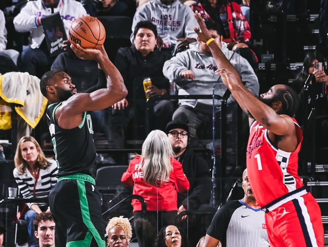 爆冷27分惨败，意外3分惜败！联盟第一轰然倒下，NBA真的变天了